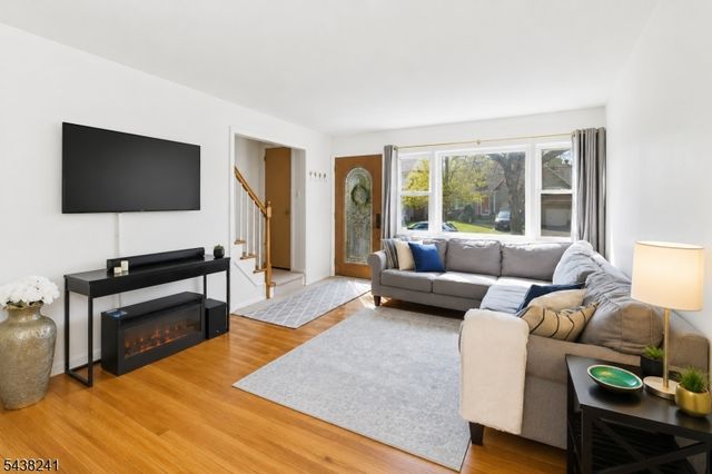 105 N 13Th St, Kenilworth Boro, NJ 07033
