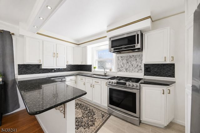 105 N 13Th St, Kenilworth Boro, NJ 07033