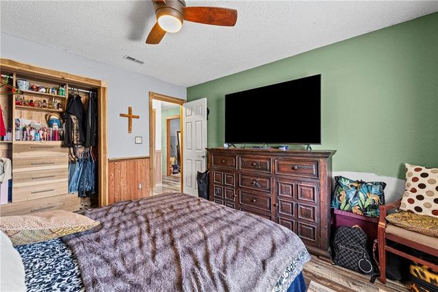 701 NE Banner Drive, Lee's Summit, MO 64086