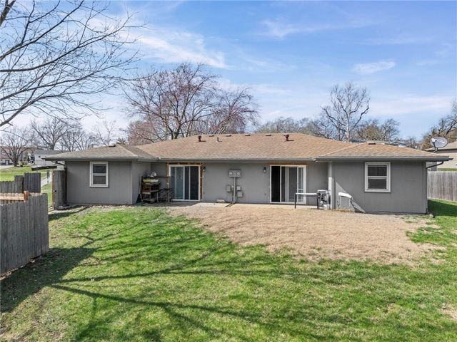 701 NE Banner Drive, Lee's Summit, MO 64086