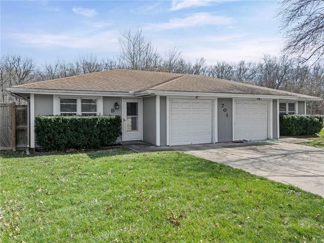 701 NE Banner Drive, Lee's Summit, MO 64086