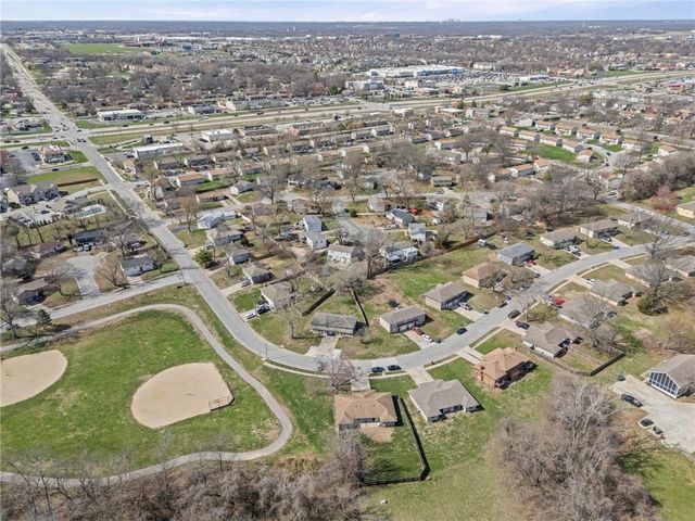 701 NE Banner Drive, Lee's Summit, MO 64086