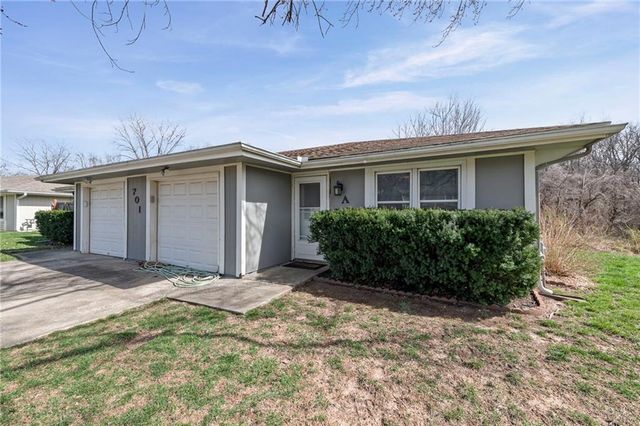 701 NE Banner Drive, Lee's Summit, MO 64086