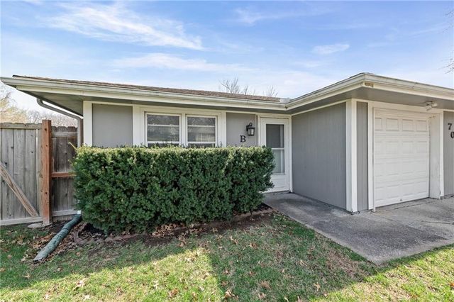 701 NE Banner Drive, Lee's Summit, MO 64086