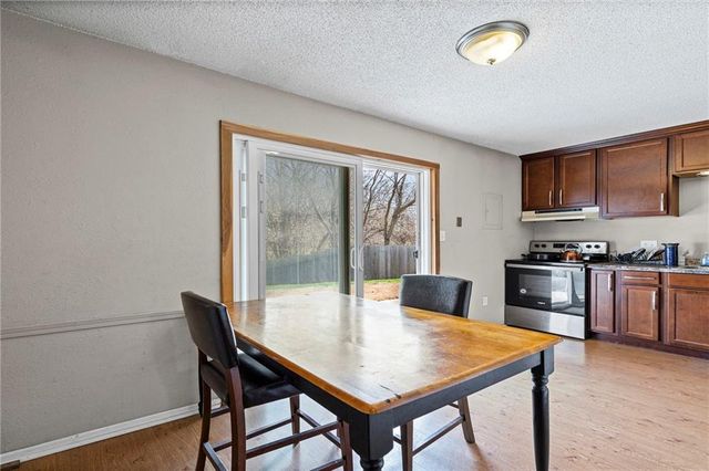 701 NE Banner Drive, Lee's Summit, MO 64086