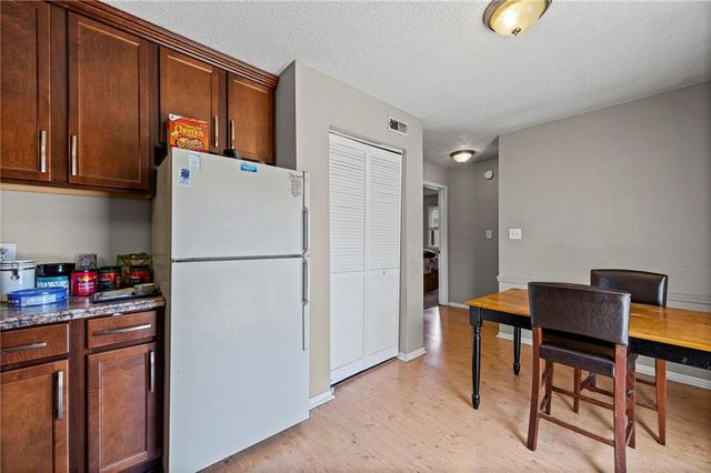 701 NE Banner Drive, Lee's Summit, MO 64086