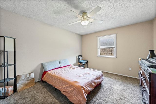 701 NE Banner Drive, Lee's Summit, MO 64086