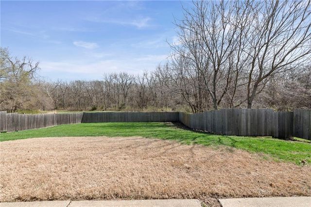 701 NE Banner Drive, Lee's Summit, MO 64086