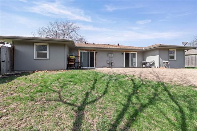 701 NE Banner Drive, Lee's Summit, MO 64086