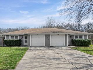 701 NE Banner Drive, Lee's Summit, MO 64086
