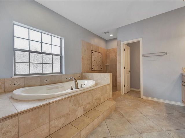 1904 Loblolly Lane, Lufkin, TX 75904