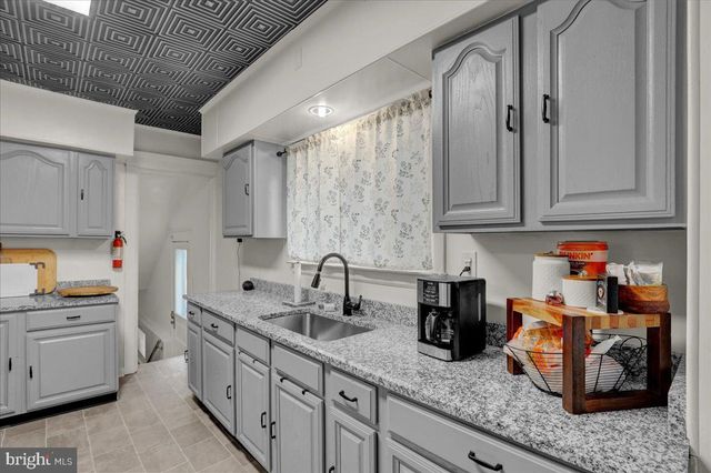 939 WAYNE AVE, York, PA 17403