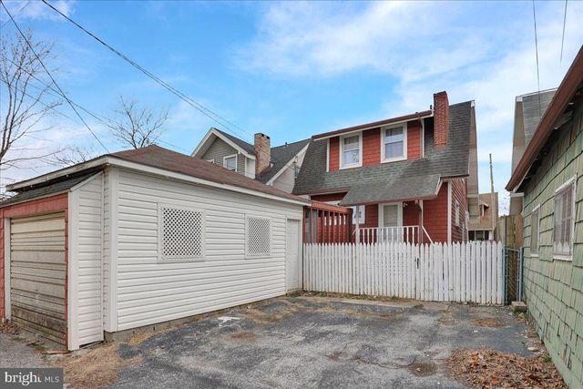 939 WAYNE AVE, York, PA 17403