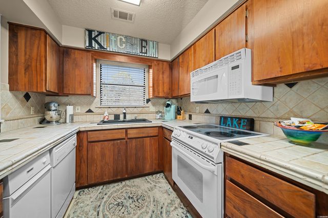 208 Daffodil St Apt C2, Hot Springs, AR 71913