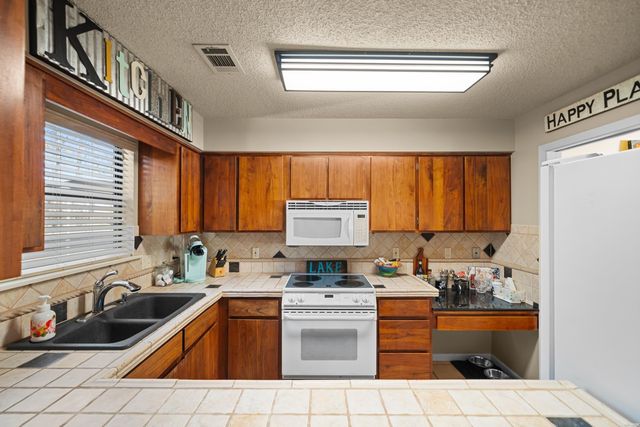 208 Daffodil St Apt C2, Hot Springs, AR 71913