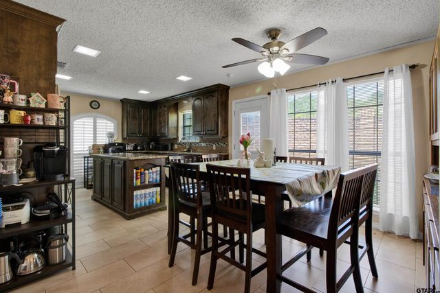 902 Kingsbury Court, Longview, TX 75604
