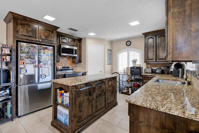 902 Kingsbury Court, Longview, TX 75604