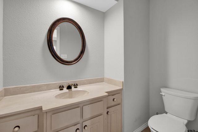902 Kingsbury Court, Longview, TX 75604