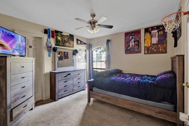 902 Kingsbury Court, Longview, TX 75604