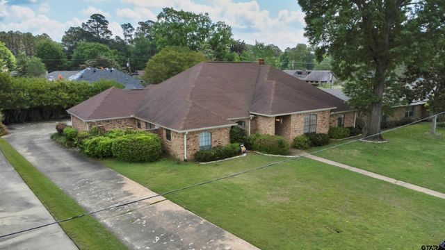 902 Kingsbury Court, Longview, TX 75604