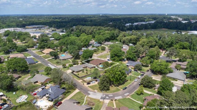902 Kingsbury Court, Longview, TX 75604