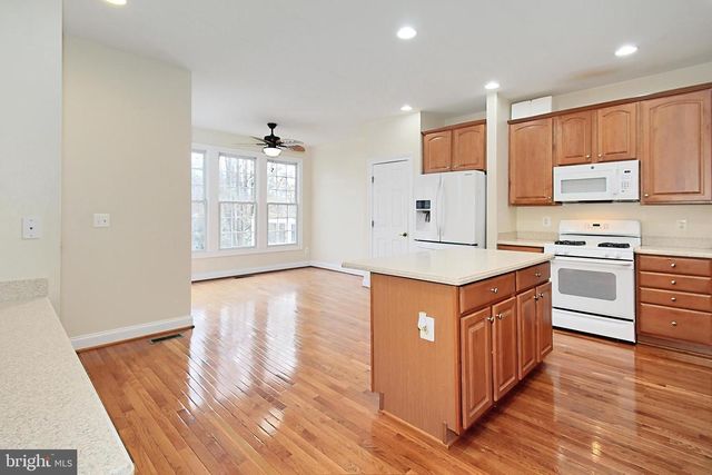 6913 STANWICK SQ, Gainesville, VA 20155
