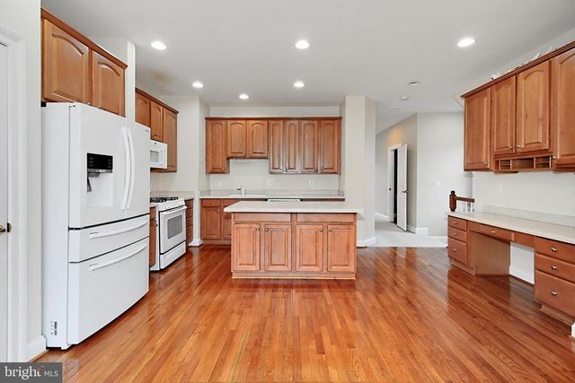 6913 STANWICK SQ, Gainesville, VA 20155