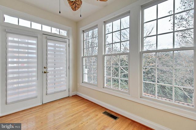 6913 STANWICK SQ, Gainesville, VA 20155