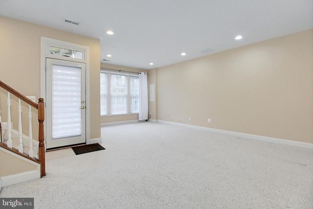 6913 STANWICK SQ, Gainesville, VA 20155