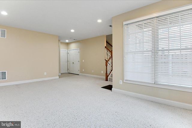 6913 STANWICK SQ, Gainesville, VA 20155