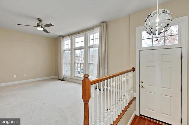 6913 STANWICK SQ, Gainesville, VA 20155