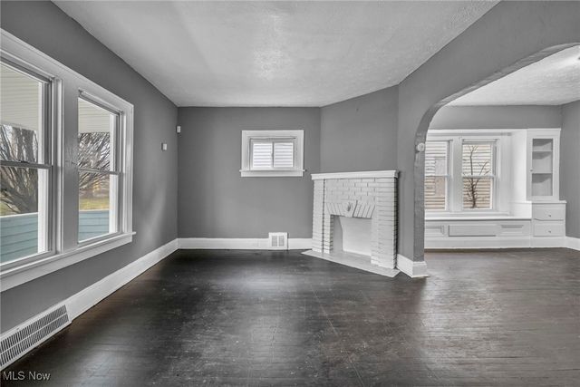 13818 Durkee Avenue, Cleveland, OH 44105