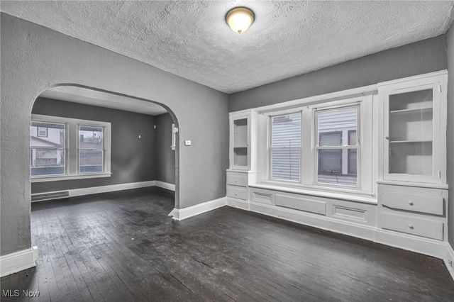 13818 Durkee Avenue, Cleveland, OH 44105