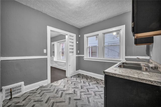 13818 Durkee Avenue, Cleveland, OH 44105