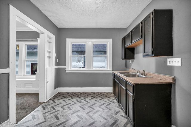 13818 Durkee Avenue, Cleveland, OH 44105