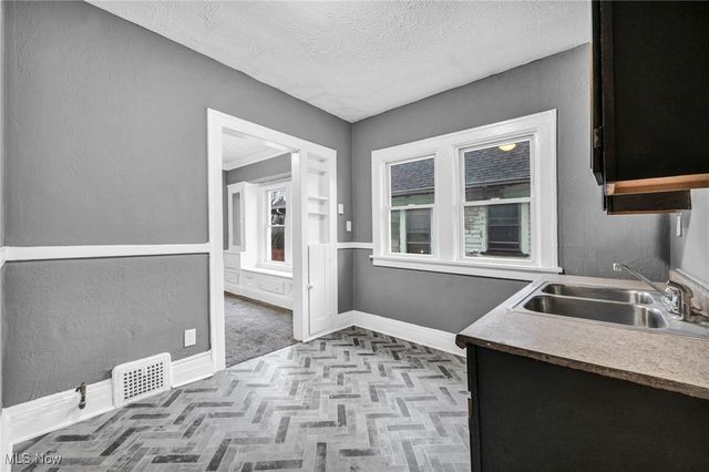 13818 Durkee Avenue, Cleveland, OH 44105