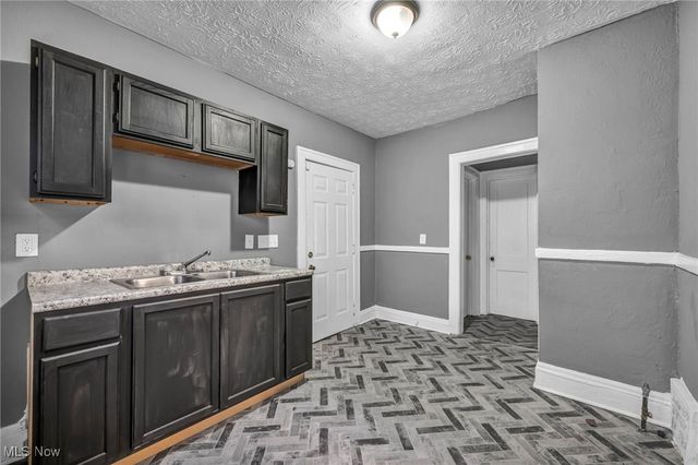 13818 Durkee Avenue, Cleveland, OH 44105