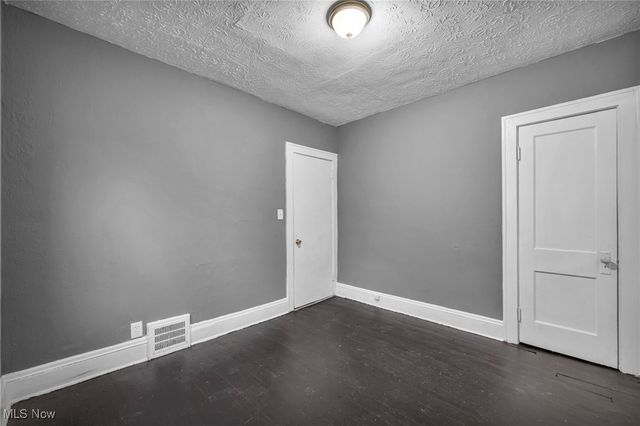 13818 Durkee Avenue, Cleveland, OH 44105