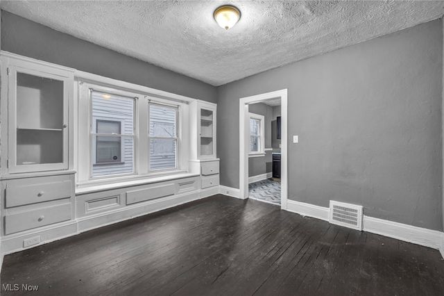 13818 Durkee Avenue, Cleveland, OH 44105