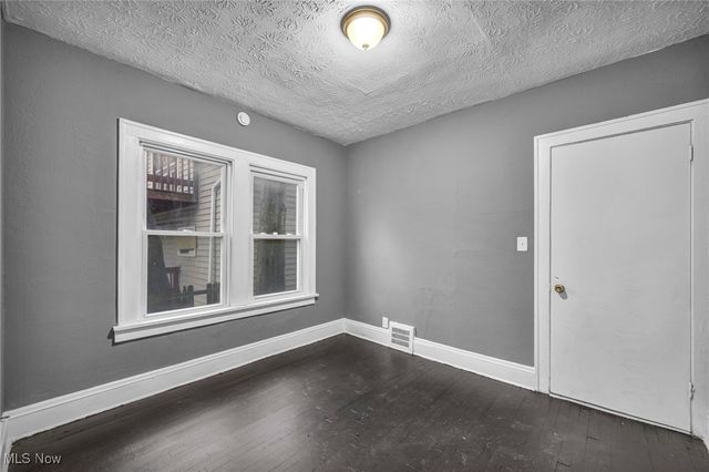 13818 Durkee Avenue, Cleveland, OH 44105