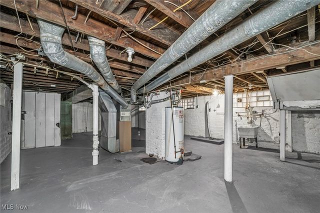 13818 Durkee Avenue, Cleveland, OH 44105