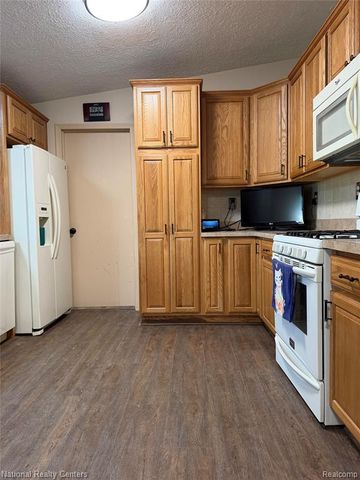 38561 Deer Creek Boulevard, Westland, MI 48185