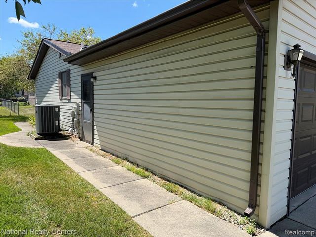 38561 Deer Creek Boulevard, Westland, MI 48185