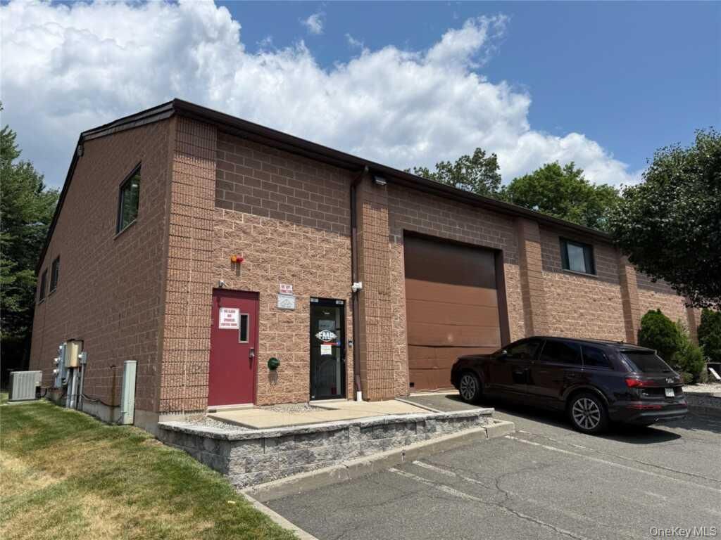 351 Spook Rock Road, Suffern, NY 10901 — exterior