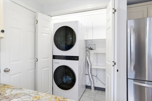 40 Walden Pond Drive, Nashua, NH 03064