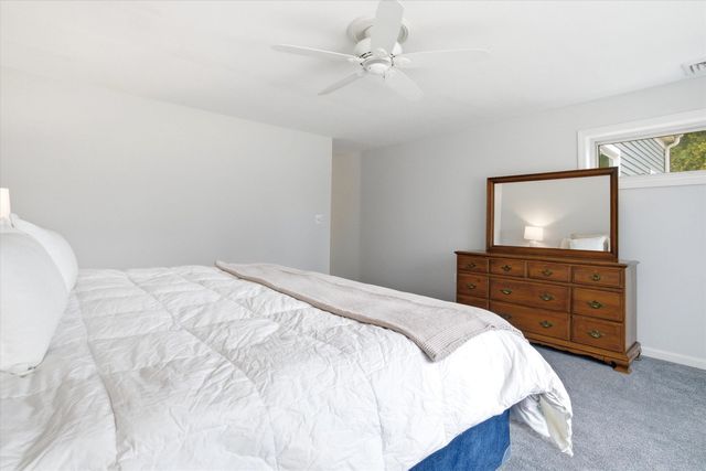 40 Walden Pond Drive, Nashua, NH 03064