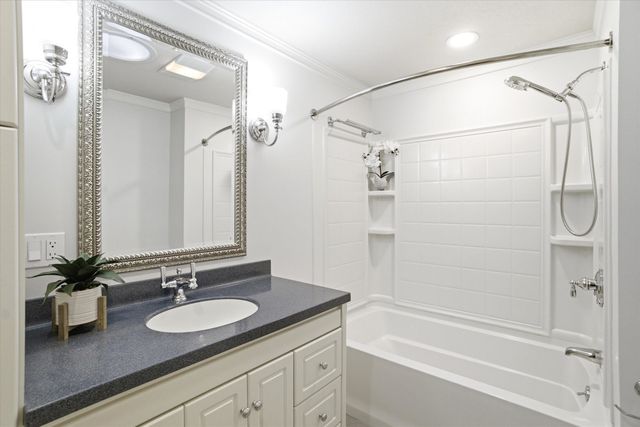 40 Walden Pond Drive, Nashua, NH 03064