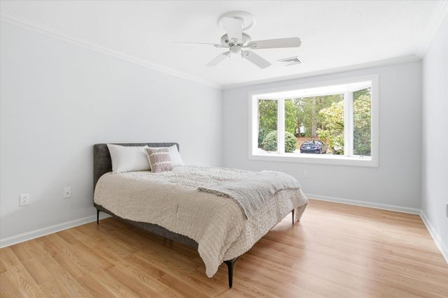 40 Walden Pond Drive, Nashua, NH 03064