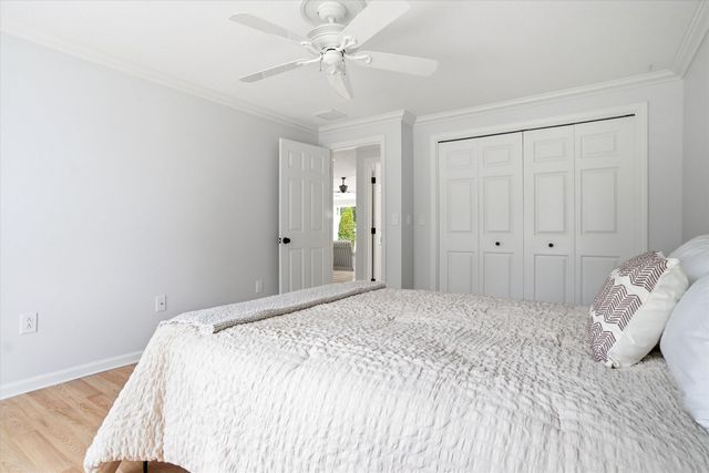 40 Walden Pond Drive, Nashua, NH 03064