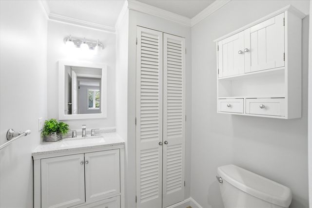 40 Walden Pond Drive, Nashua, NH 03064